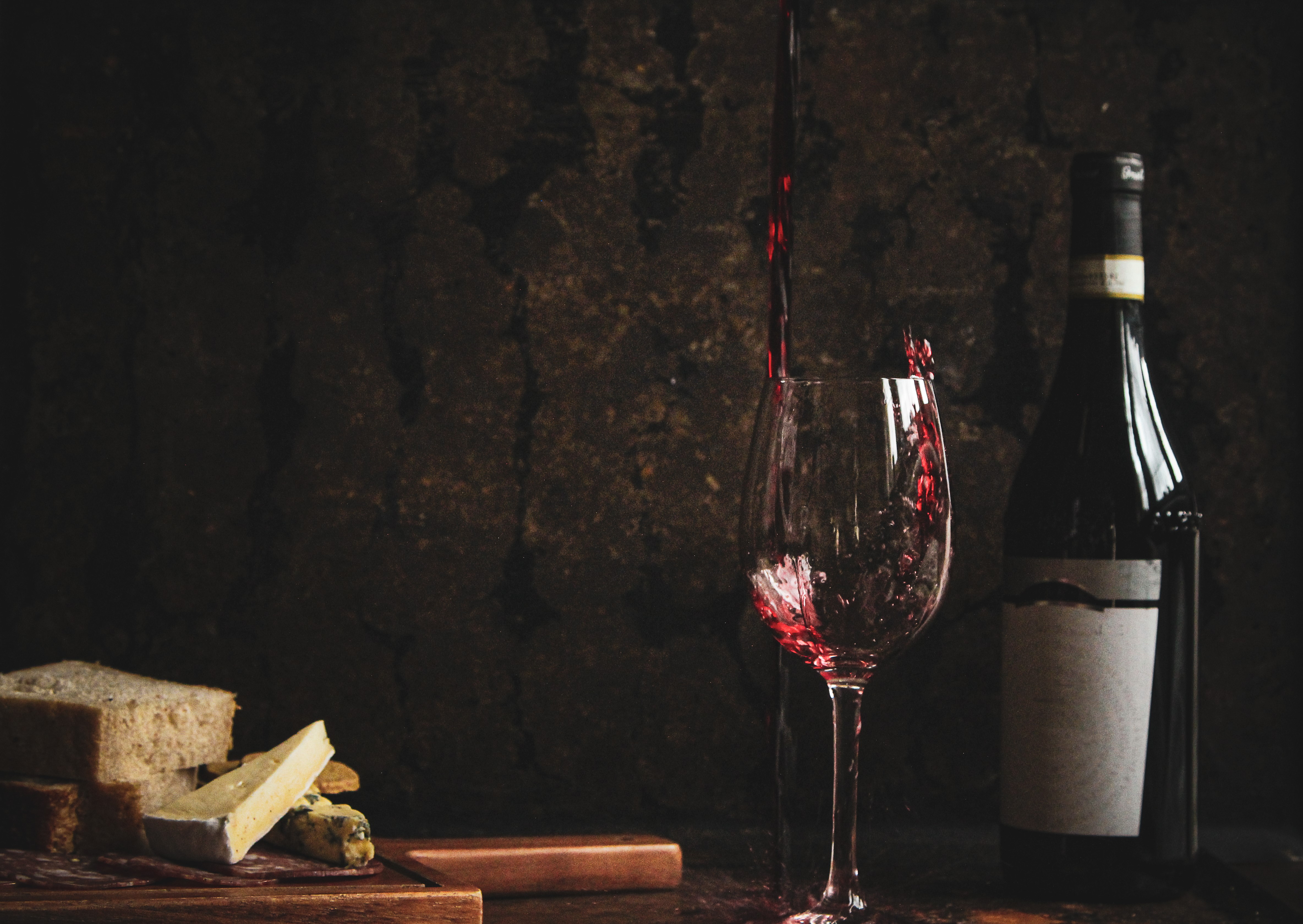 red wine with cheese